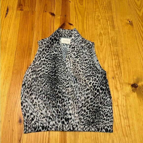 BROCHU WALKER Snow Leopard Print V-Neck Sleeveless Draped Top in Grey Black SM - Picture 2 of 8